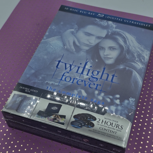 Twilight Forever: The Complete Saga 10-Disc Blu-Ray Box Set - Picture 2 of 5